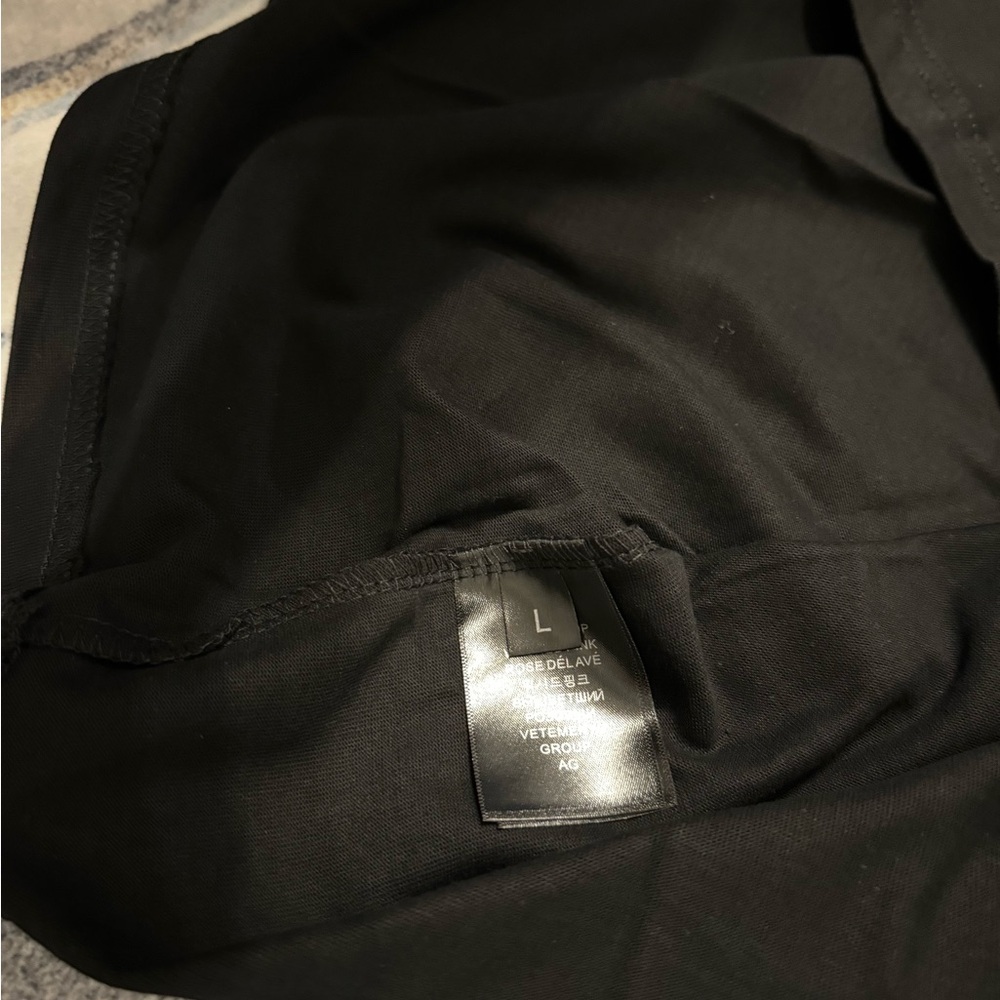 VETEMENTS Black My Name Is Vetements Tshirt Mens Size Large - Picture 3 of 4